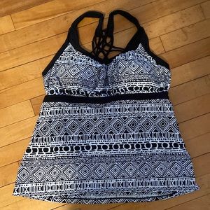 Women’s bathing suit top